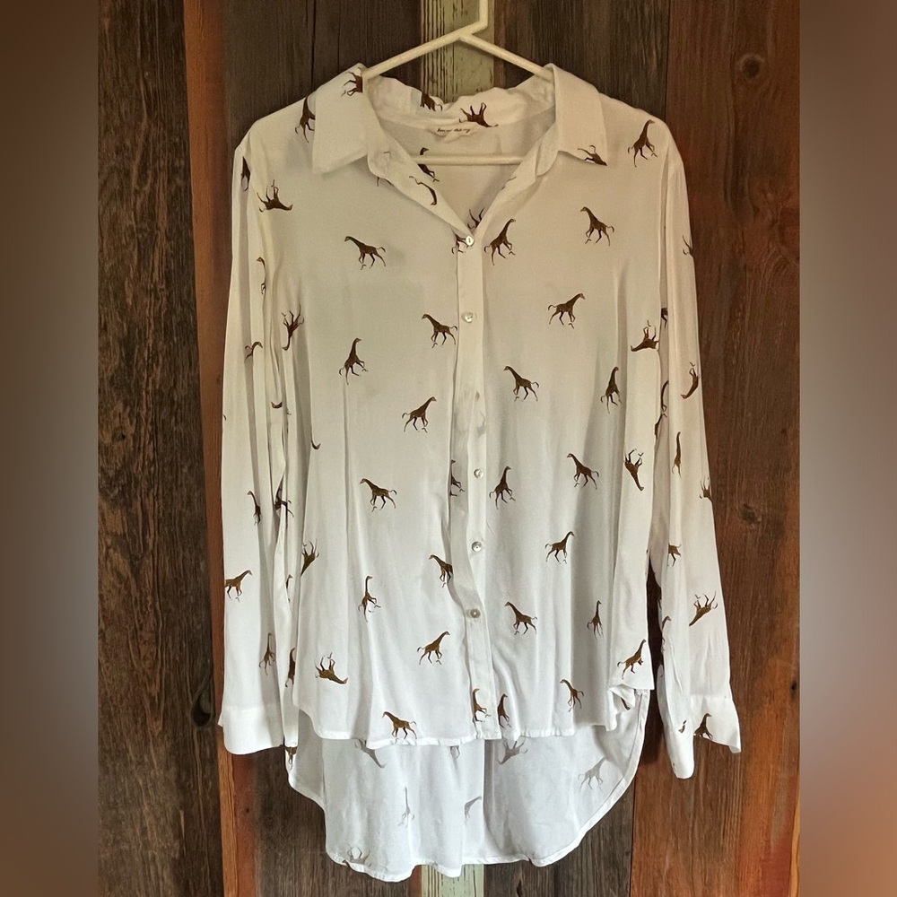 Giraffe Print hi-lo Women's Top size XL by Jane & Delancey